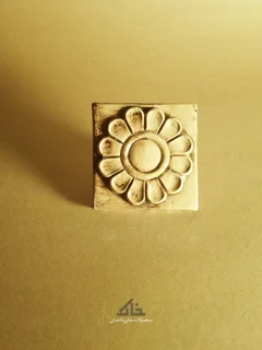سفال برجسته قالبی طرح پارسه «لوتوس 10*10»