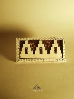 سفال برجسته قالبی طرح پارسه «پندار نیک20*10»
